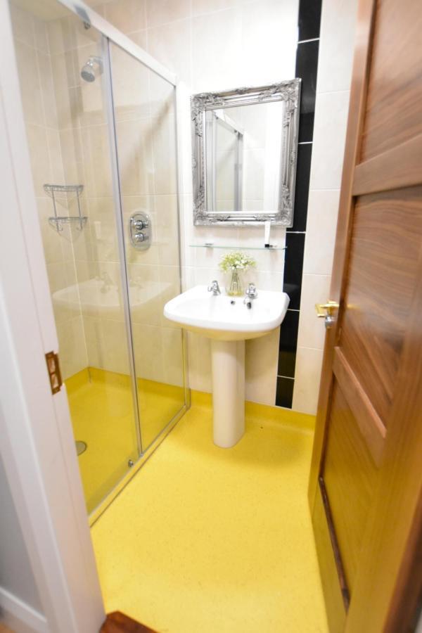 Lanigan'S Accommodation Kilkenny Ngoại thất bức ảnh